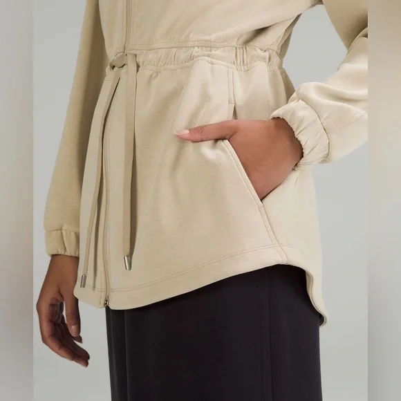 Lululemon Softstreme Cinch-Waist Jacket Trench Tan•Full Zip Pocketed Jacket•XS/2 - Picture 5 of 16